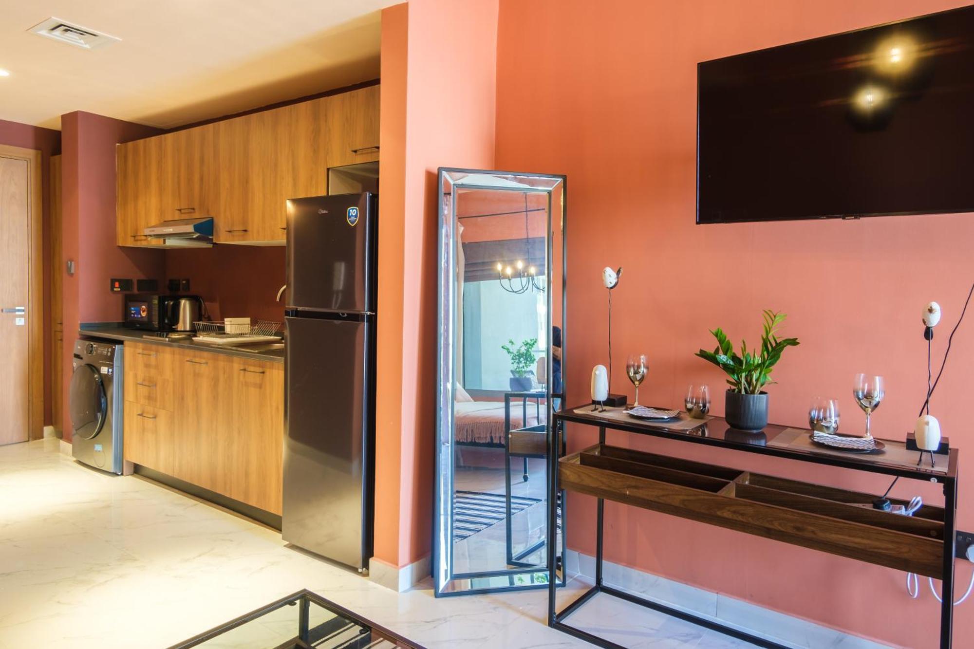 Poolside Charm Apartment Abu Dhabi Exterior photo